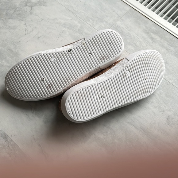 Nicole‘s boutique Shoes rose gold  flats  casual shoes  slip on sneaker
NWT Sz 6 - Picture 6 of 7